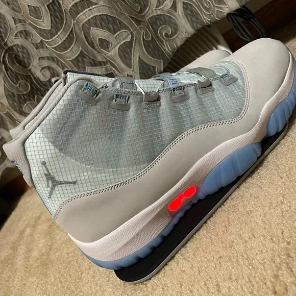Jordan 11 Adapt - Picture 12 of 16